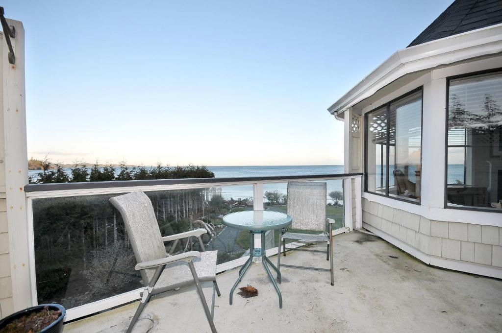 The Lodge At Weir'S Beach Metchosin Exterior foto